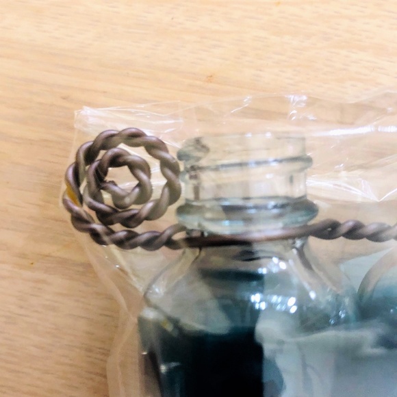 NWOT Francesco Blue Runner Vase (Set of Three) - Picture 4 of 7